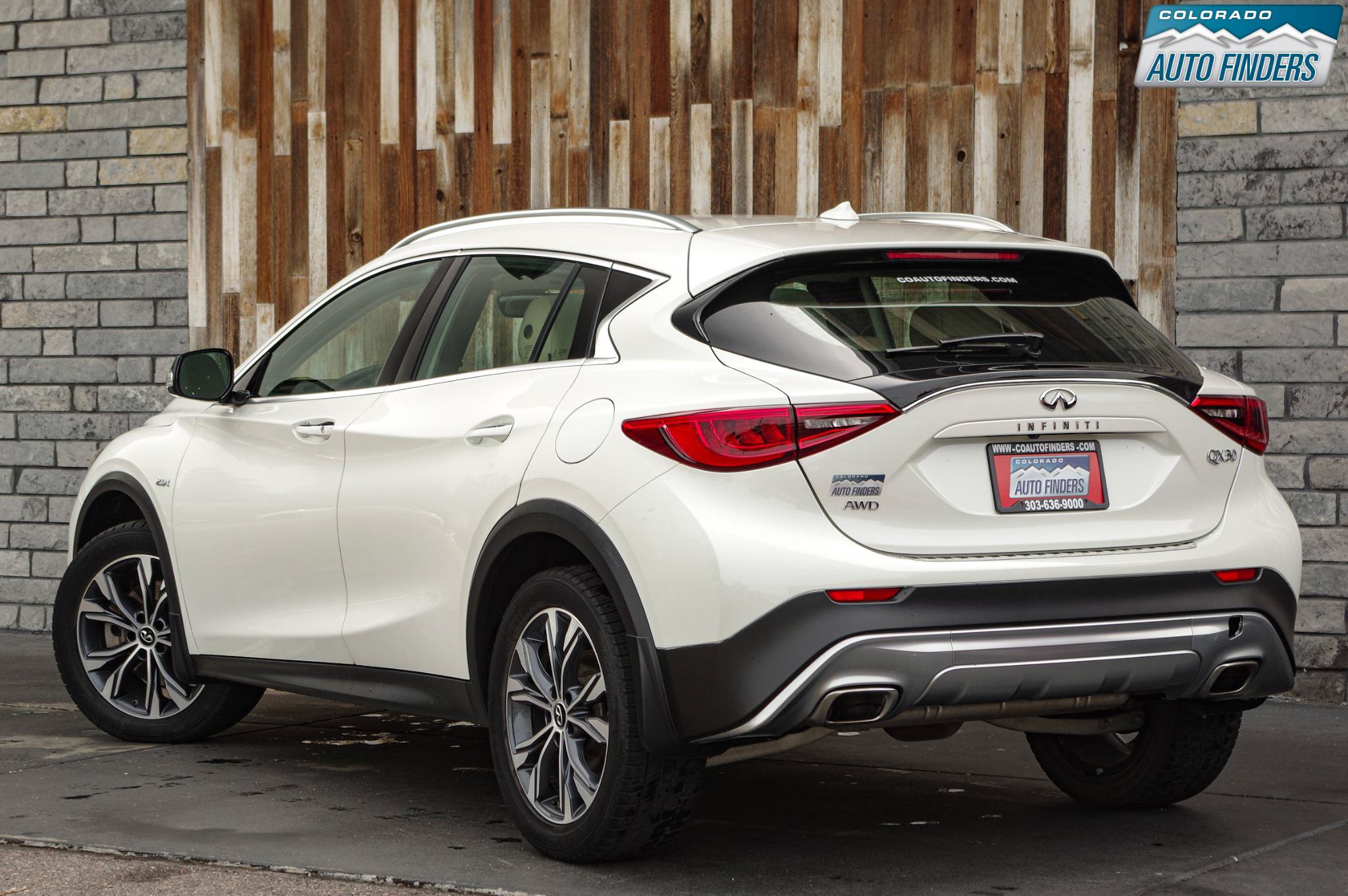 Used 2018 INFINITI QX30 Premium w/ Cargo Package AWD/4WD image 4