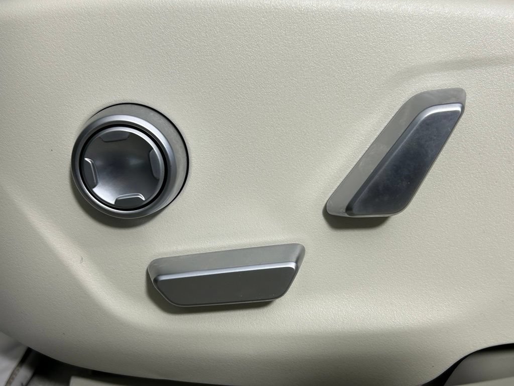 Used 2024 Lucid Air Pure RWD image 32