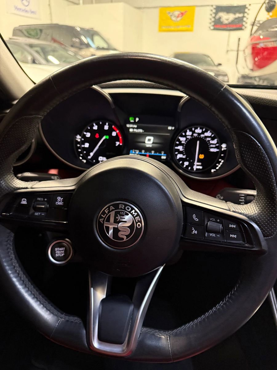 Used 2021 Alfa Romeo Giulia Sprint w/ Nero Edizione image 22