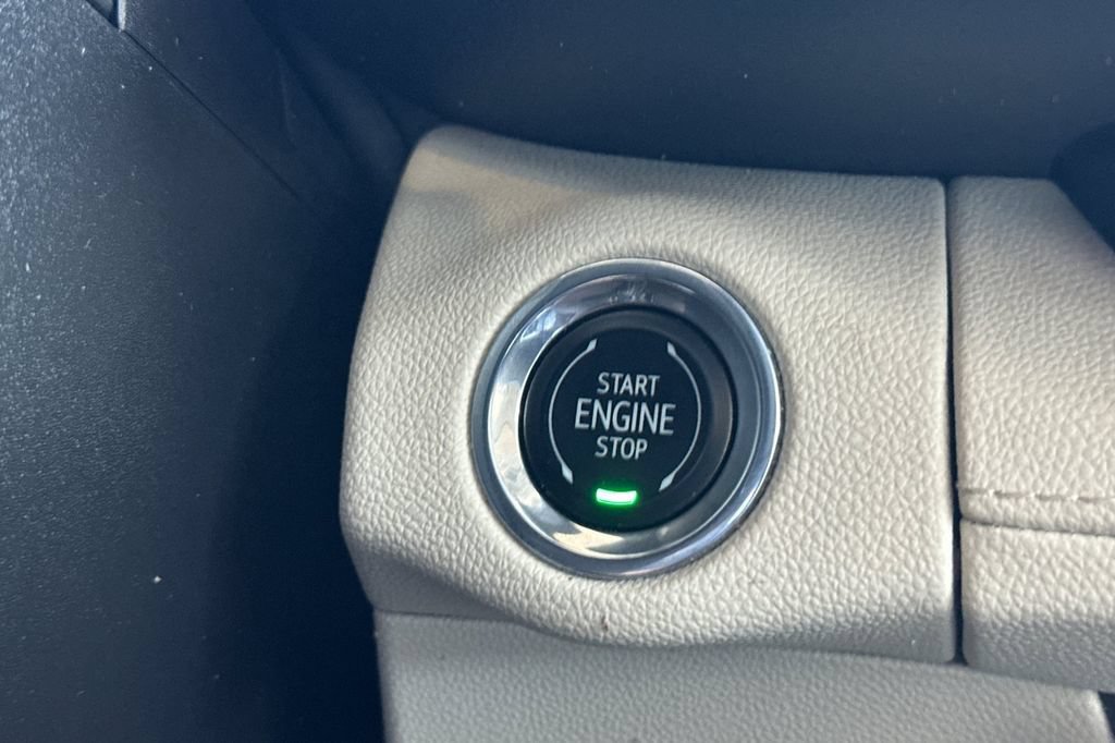 Used 2022 Buick Envision Avenir w/ Technology Package II FWD image 26