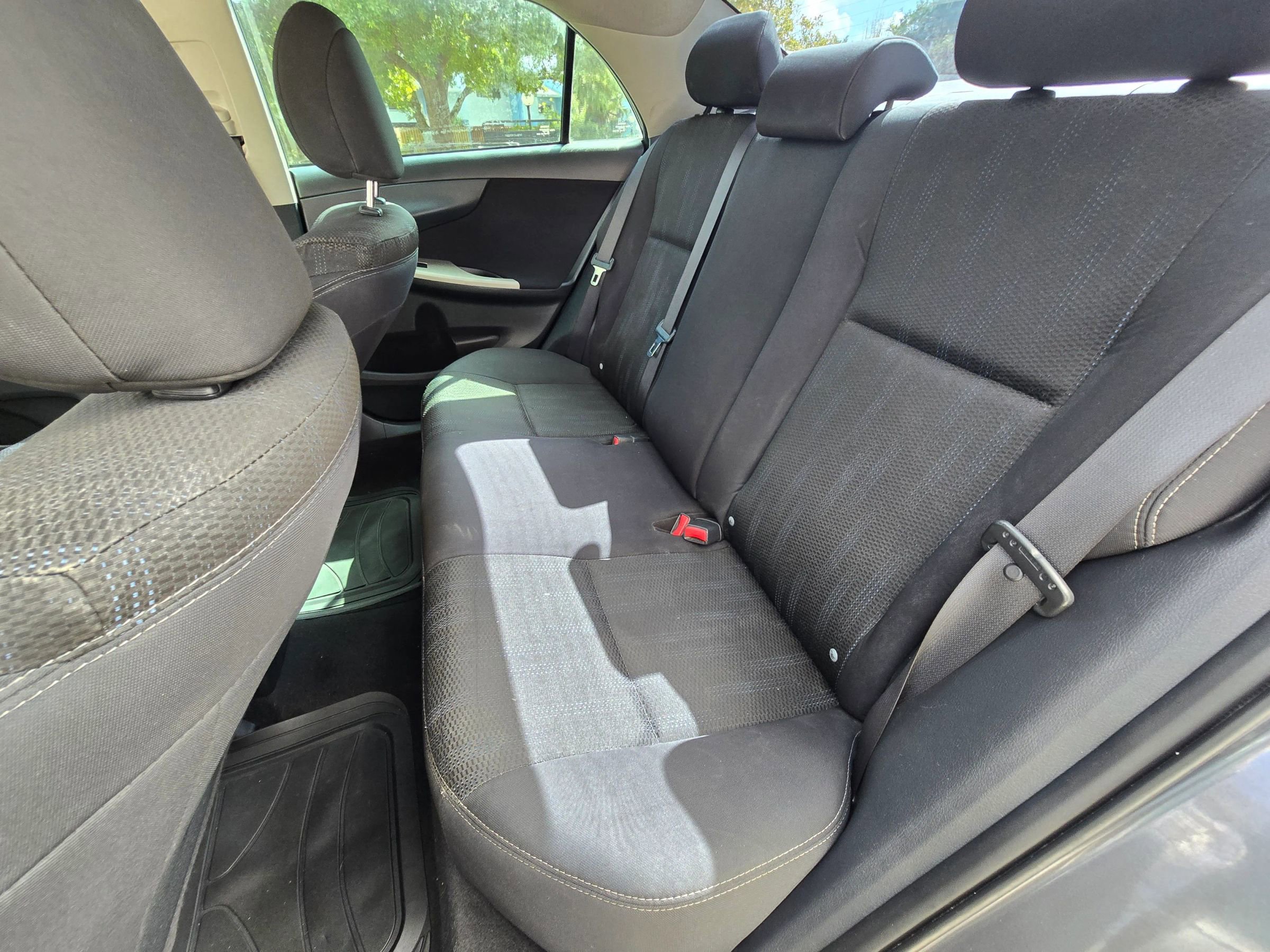 Used 2012 Toyota Corolla S image 23