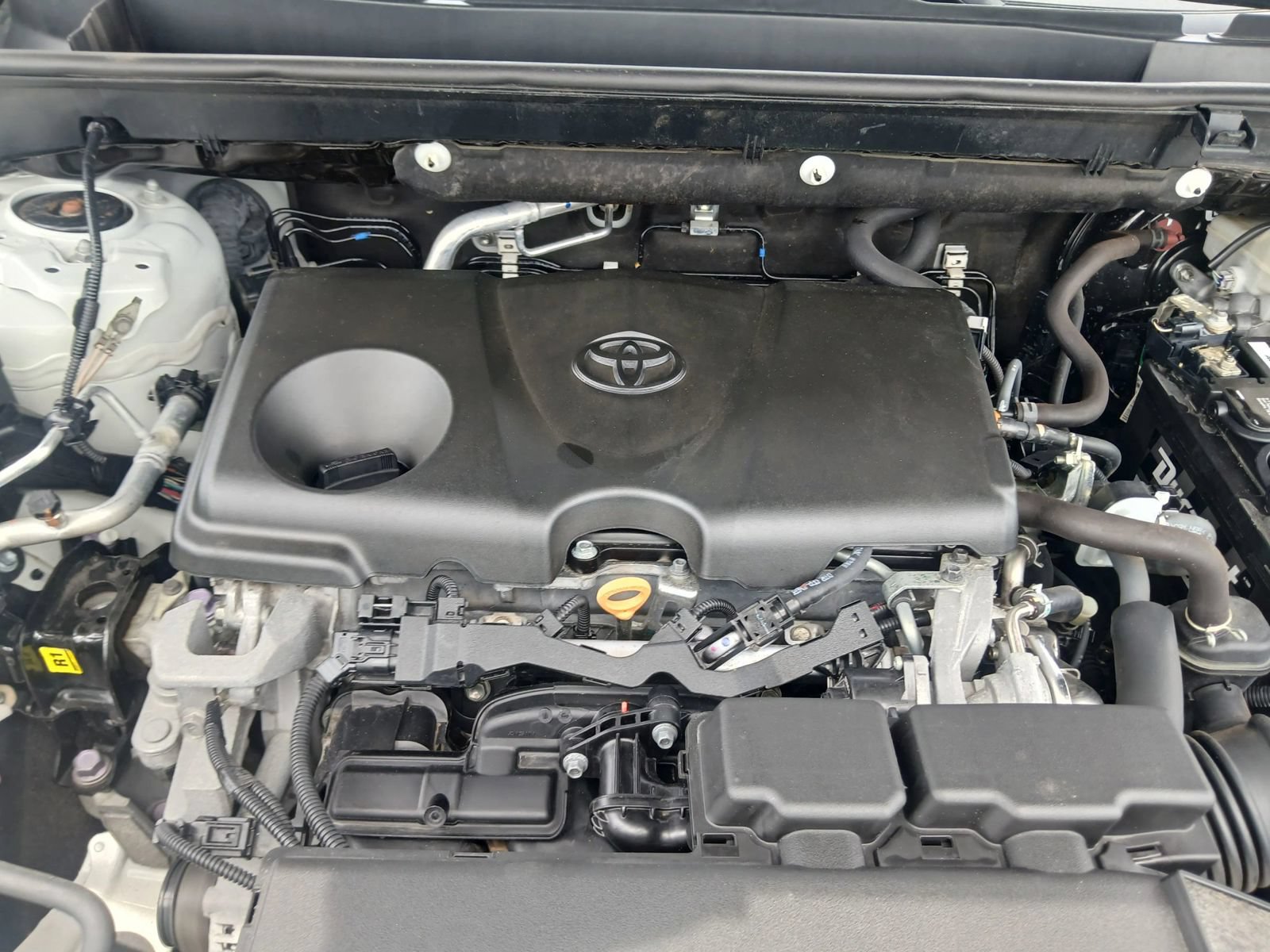 Used 2020 Toyota RAV4 XLE w/ Convenience Package FWD image 26