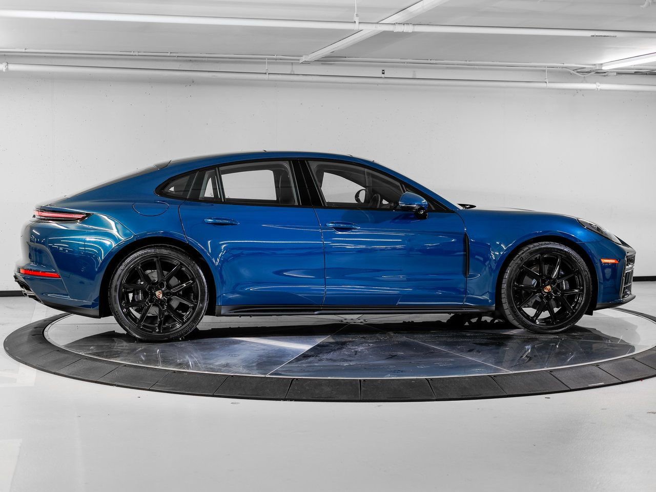 New 2026 Porsche Panamera 4 image 8