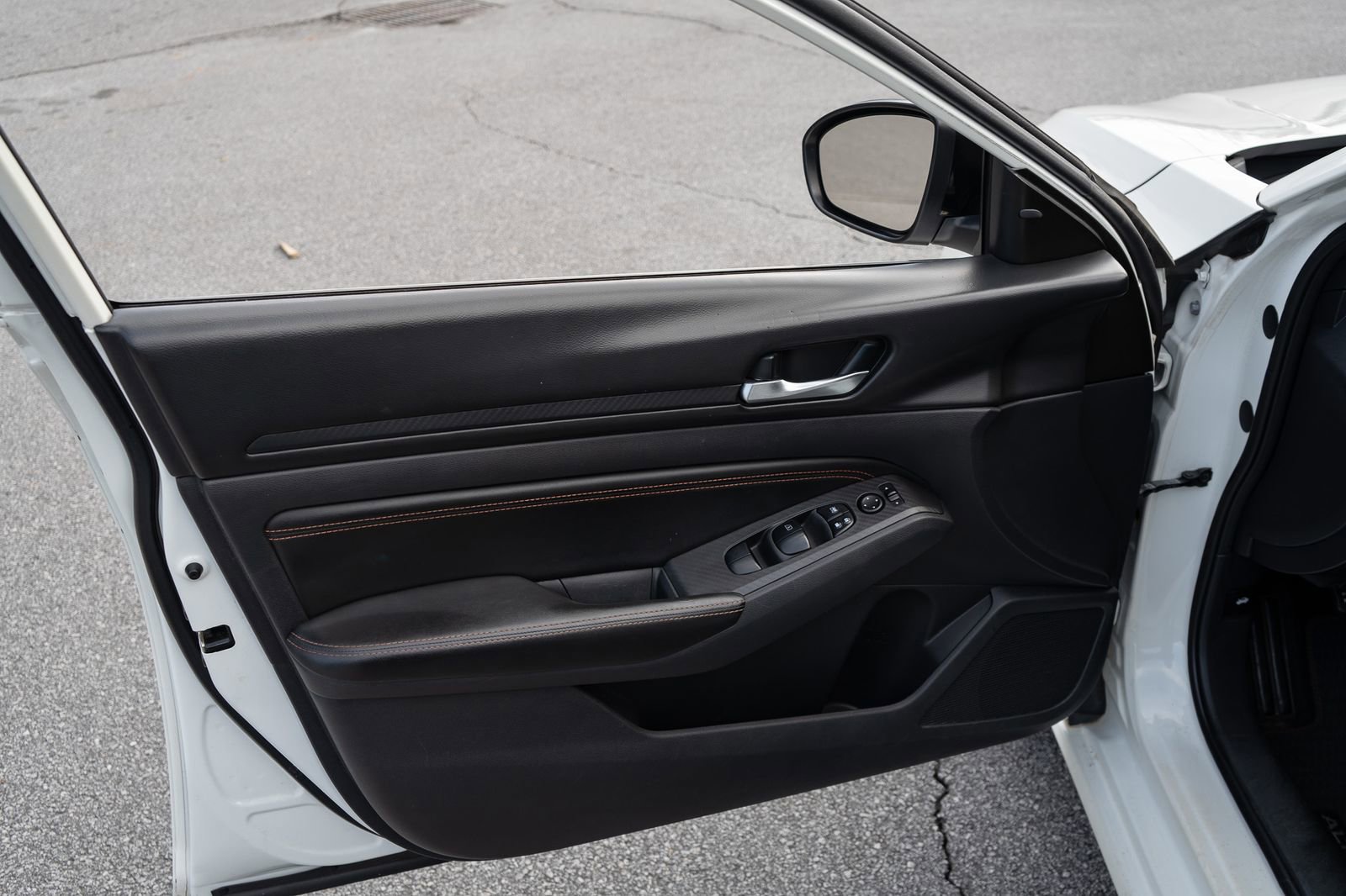 Used 2019 Nissan Altima 2.5 SR w/ SR Premium Package image 16