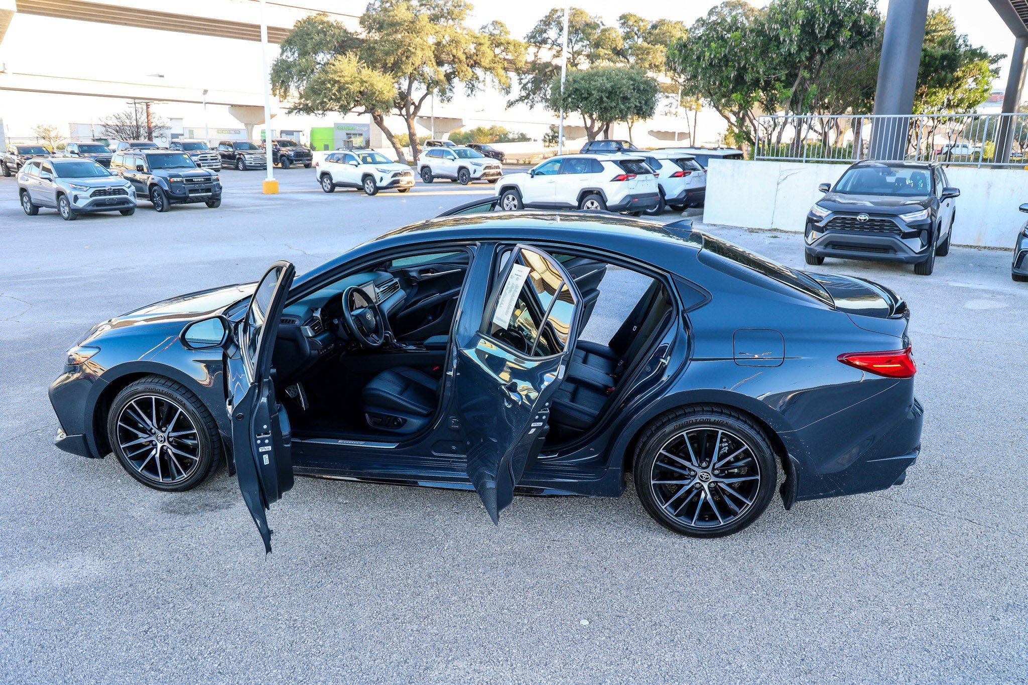 Used 2025 Toyota Camry XSE FWD image 11