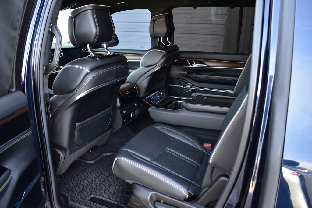 Used 2022 Jeep Grand Wagoneer Series II w/ Premium Group II image 25