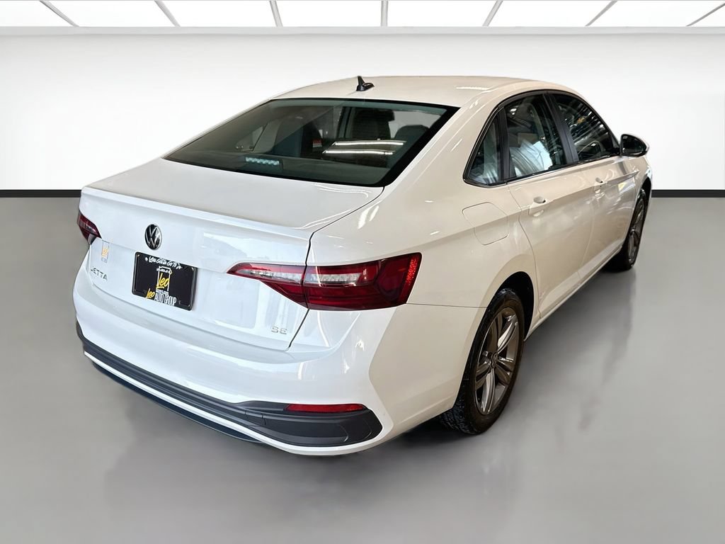 Used 2023 Volkswagen Jetta SE FWD image 5