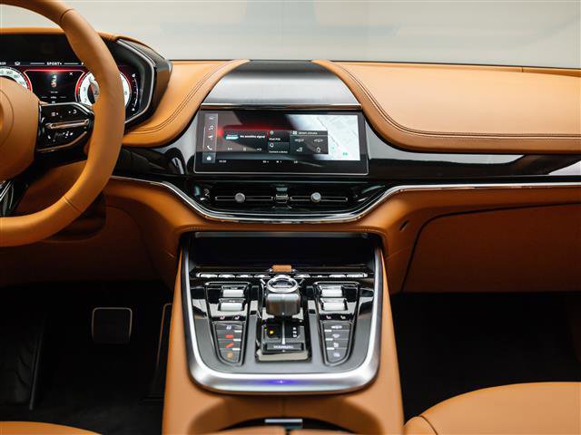 New 2026 Aston Martin DBX 707 image 23