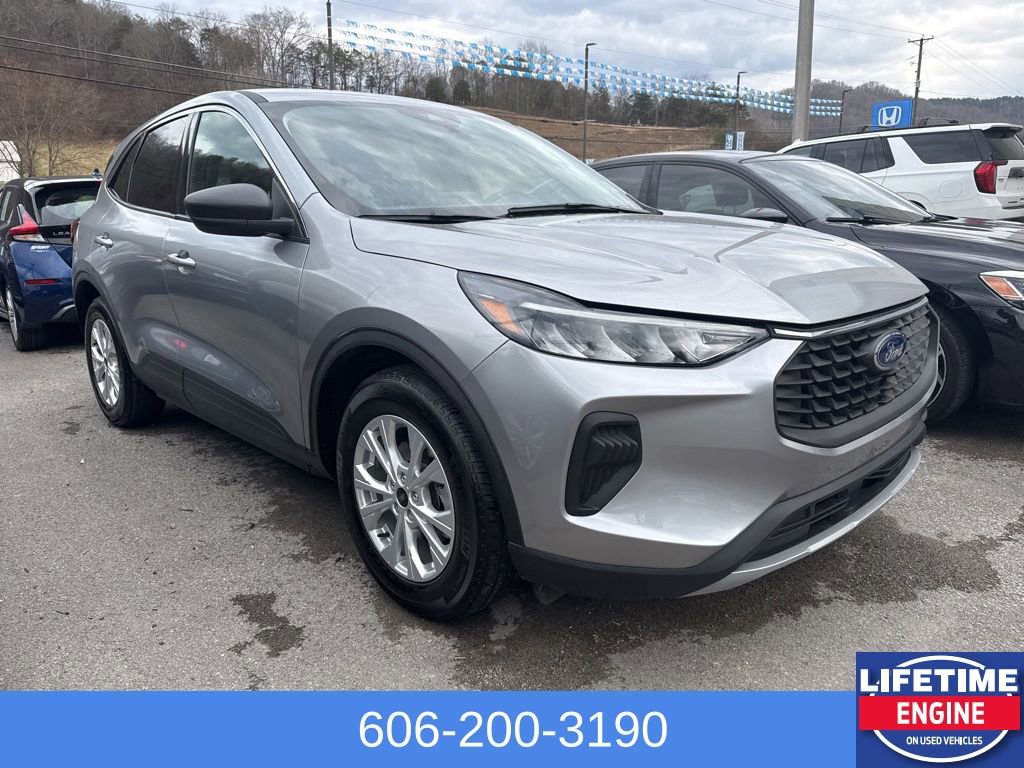 Used 2024 Ford Escape Active w/ Cold Weather Package image 3