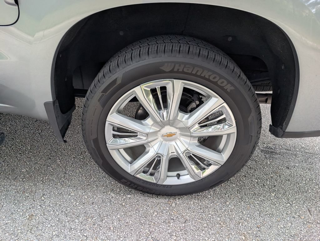 Used 2025 Chevrolet Silverado 1500 High Country AWD/4WD image 15