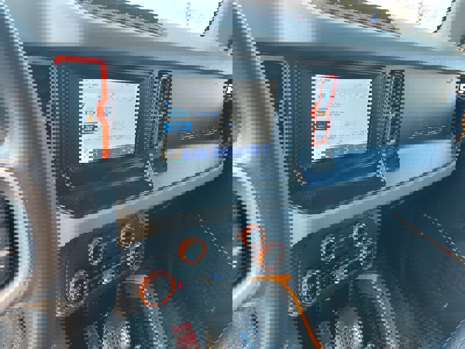 Used 2023 Ford Bronco Badlands w/ Sasquatch Package image 12