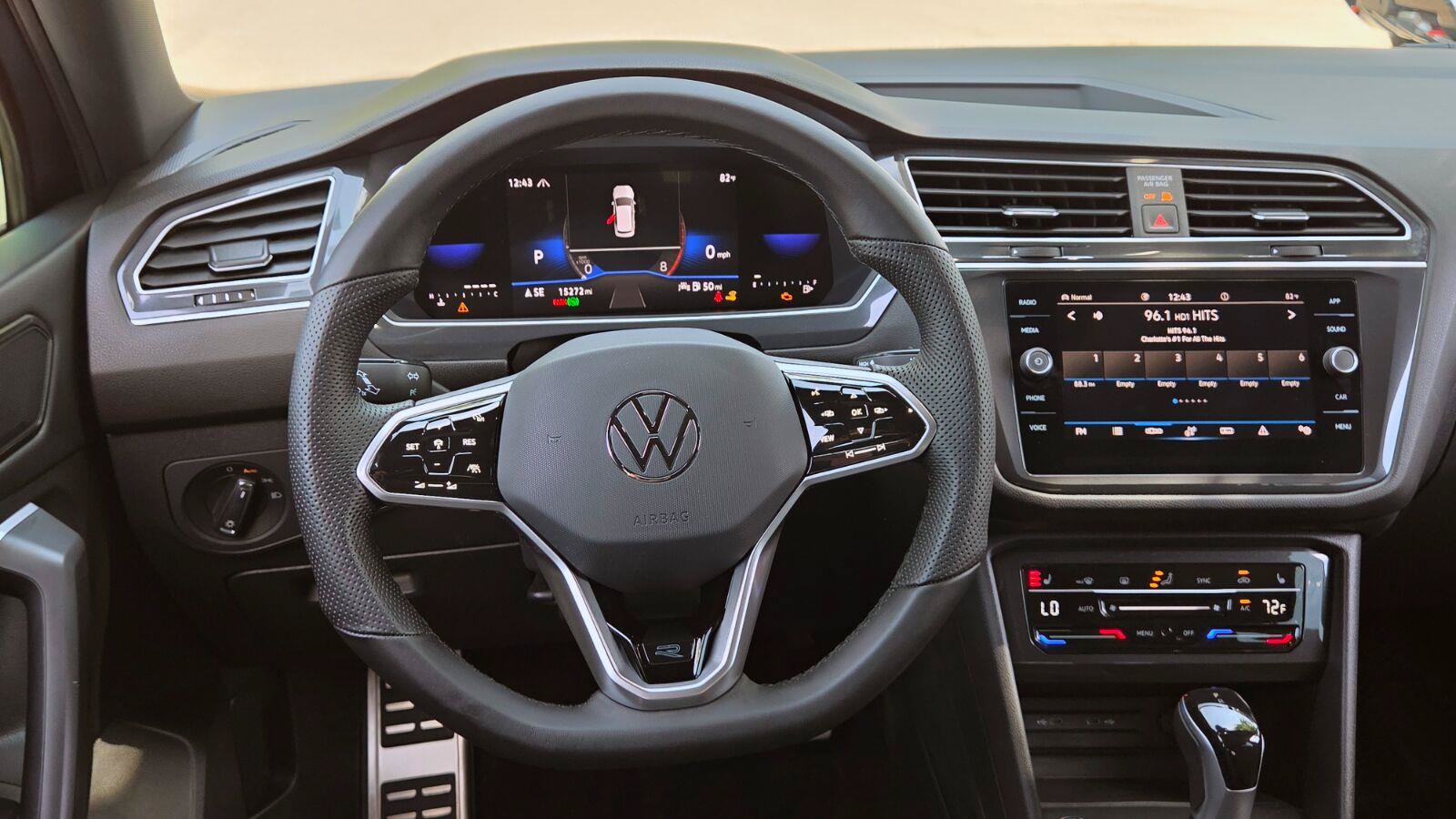 Used 2023 Volkswagen Tiguan SE R-Line AWD/4WD image 25