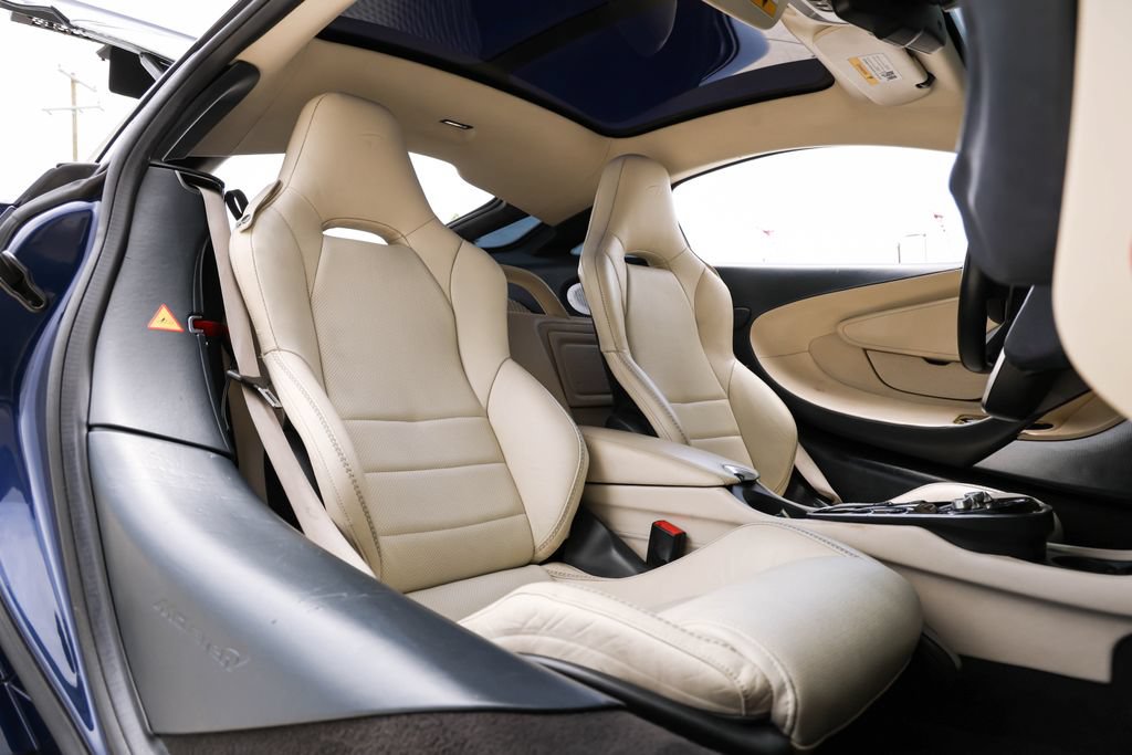 Used 2020 McLaren GT RWD image 24