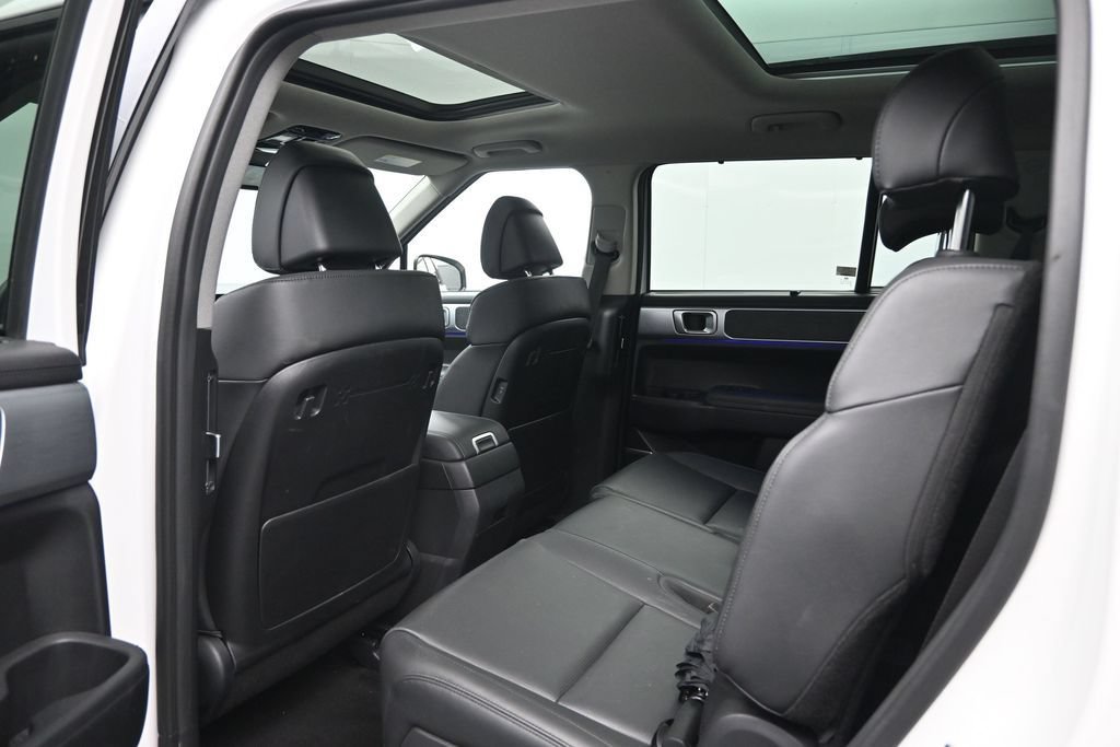 Certified 2025 Hyundai Santa Fe Limited AWD/4WD image 24