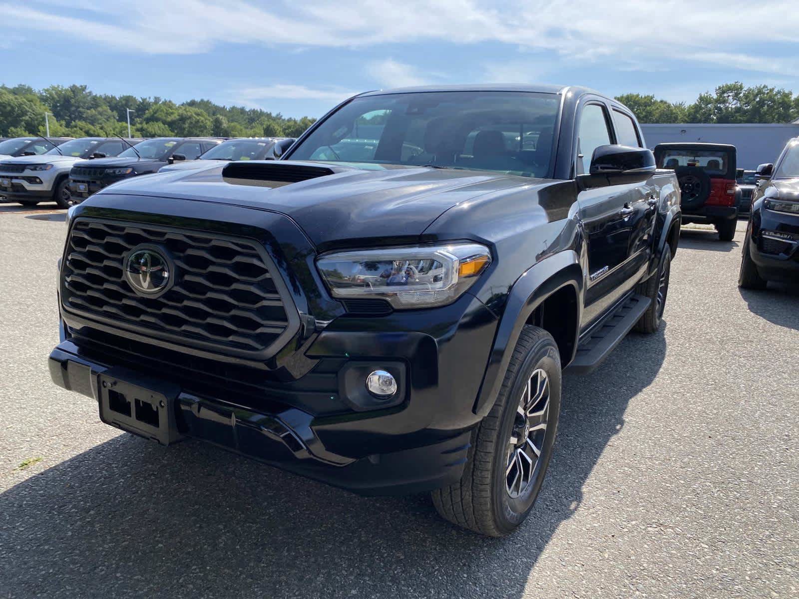 Used 2023 Toyota Tacoma TRD Sport w/ TRD Premium Sport Package AWD/4WD image 10
