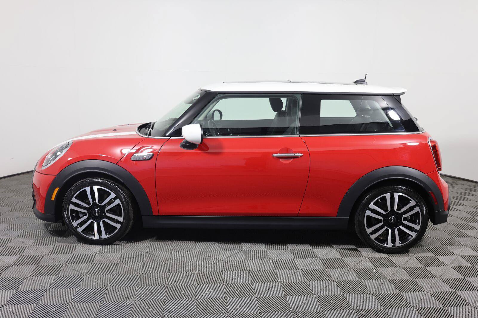 Used 2022 MINI Cooper S FWD image 8