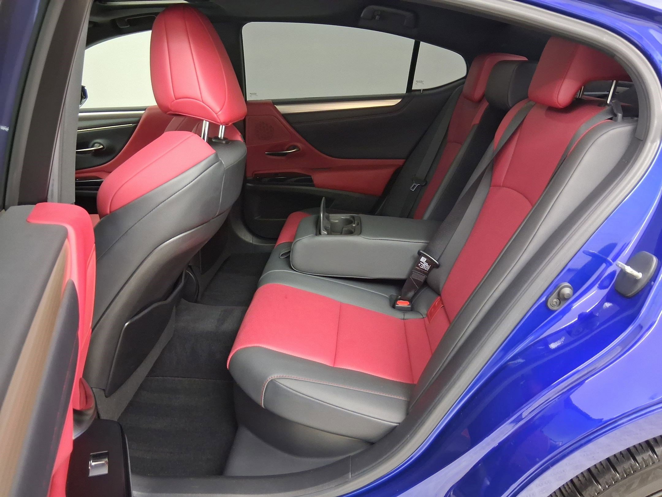 Used 2023 Lexus ES 300h F Sport image 14