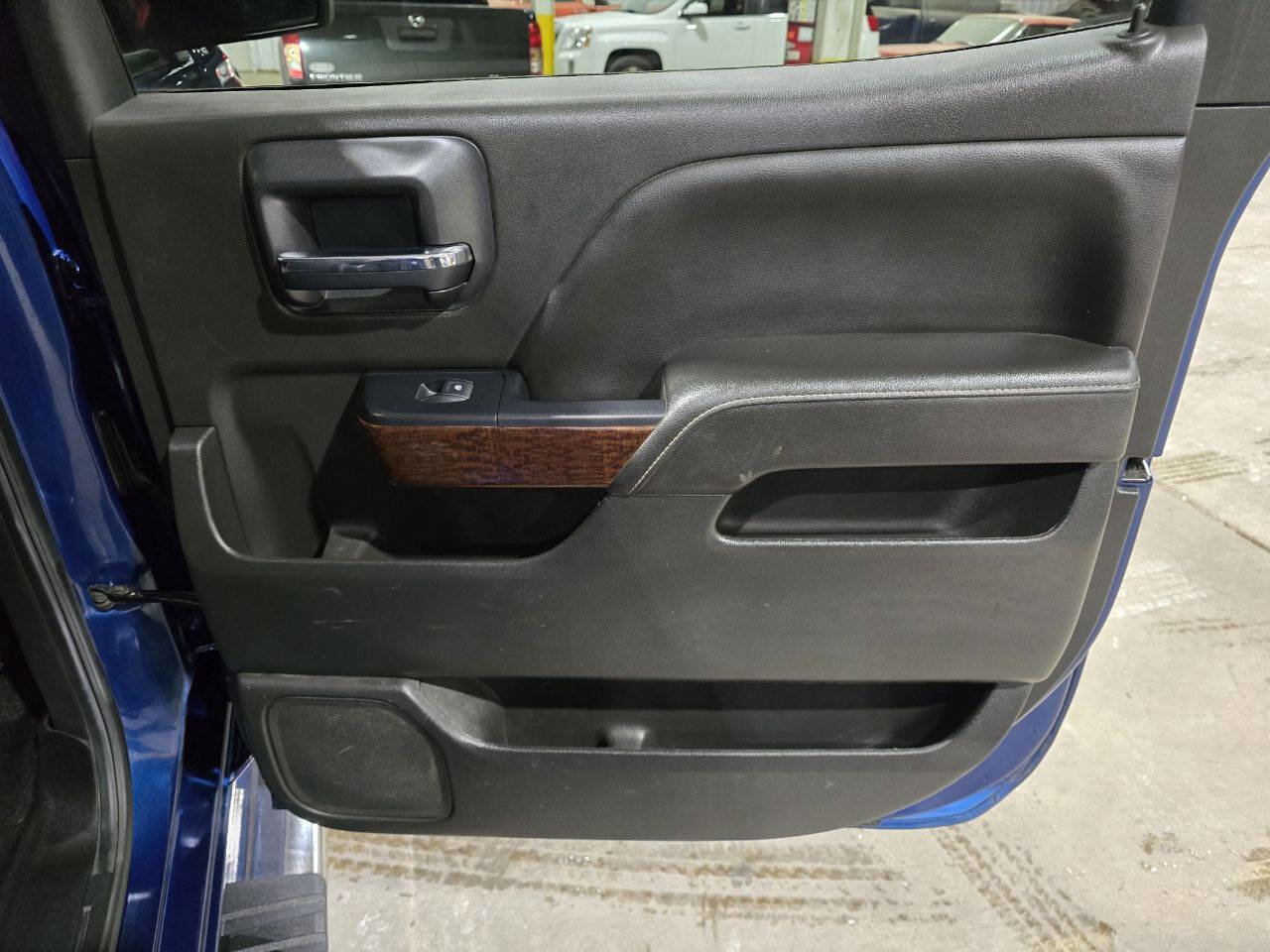 Used 2018 GMC Sierra 1500 SLT w/ SLT Premium Package image 31