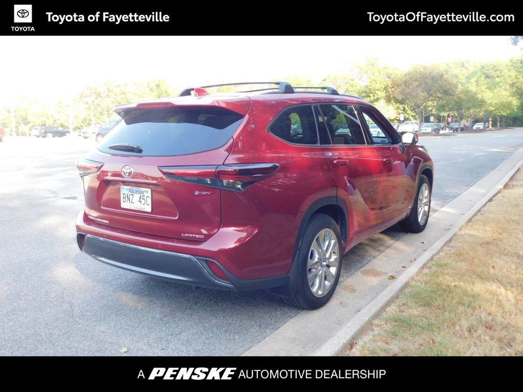 Used 2026 Toyota Highlander Limited AWD/4WD image 11
