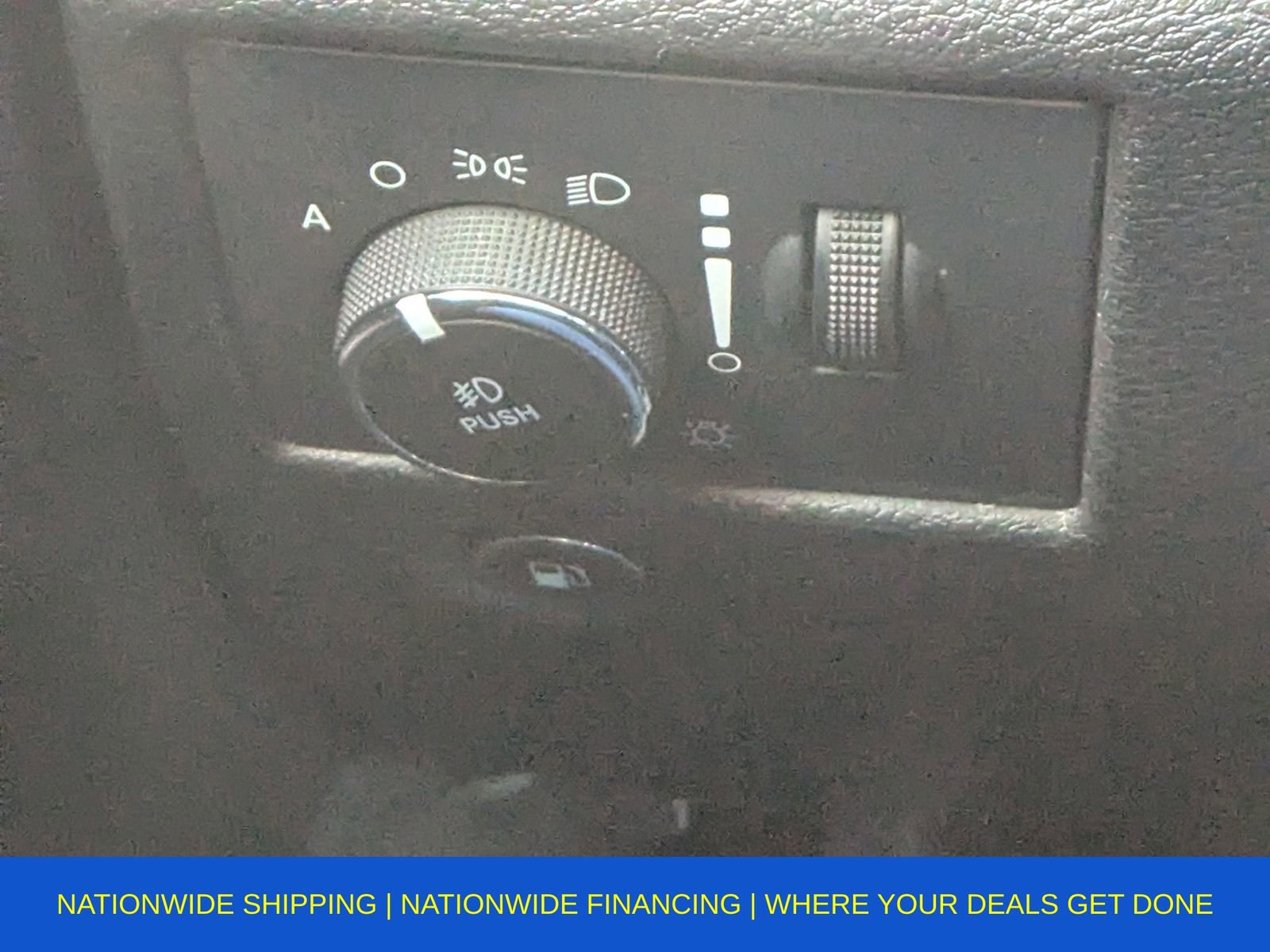 Used 2022 Jeep Grand Cherokee Laredo X image 38