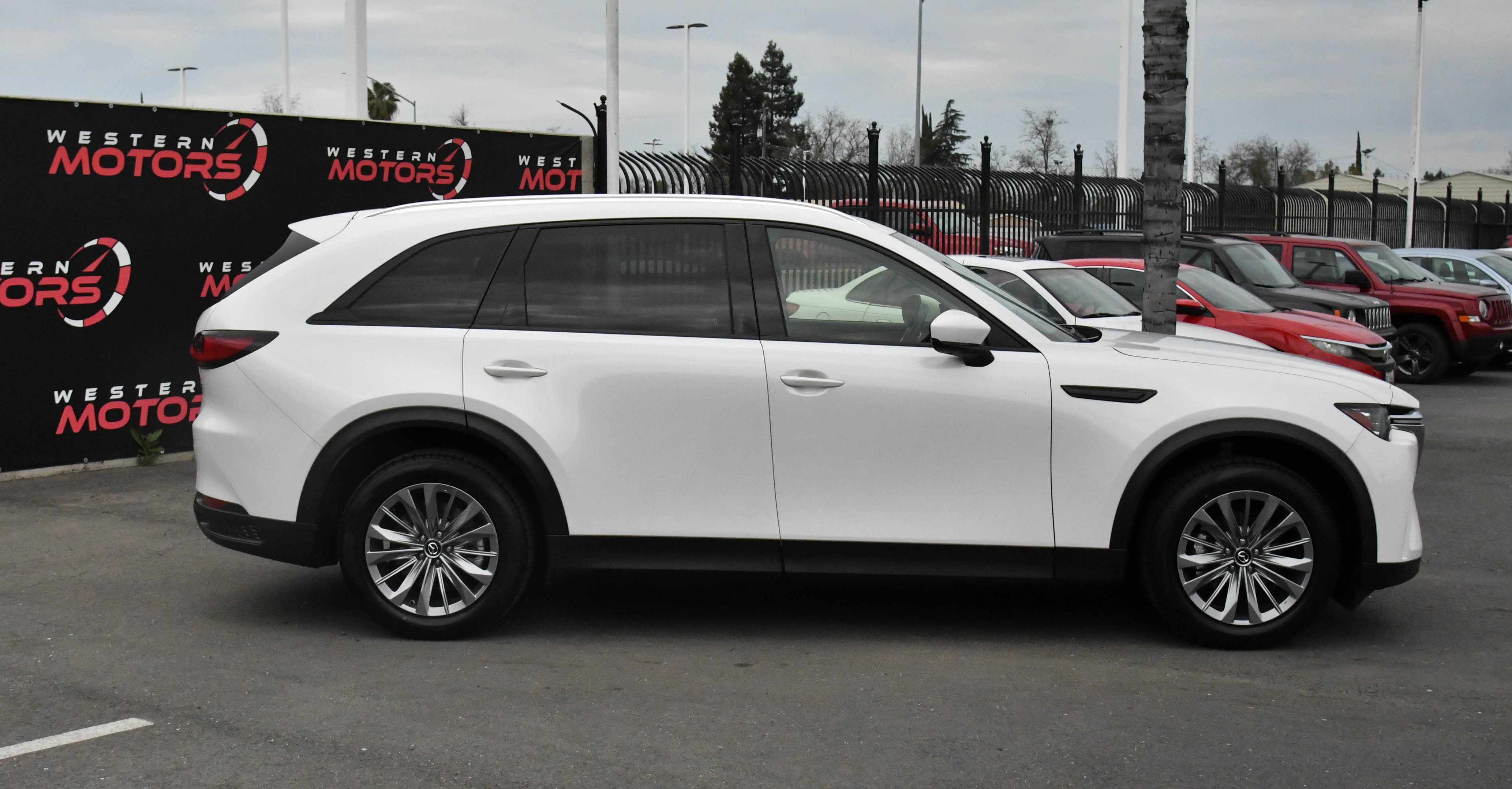 Used 2024 MAZDA CX-90 3.3 Turbo w/ Preferred Plus image 9