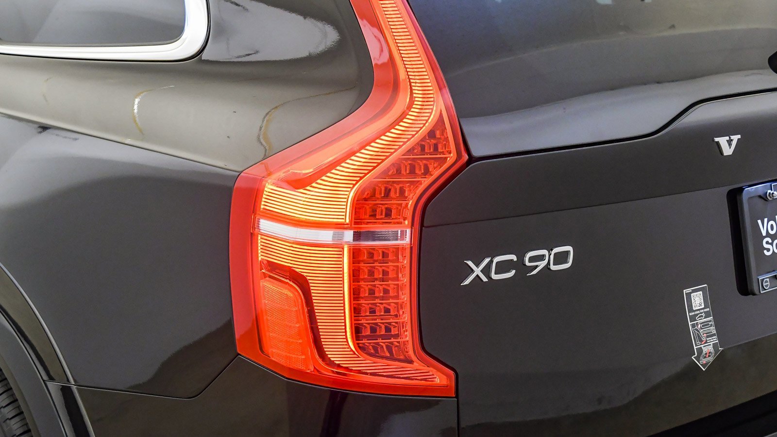 Certified 2025 Volvo XC90 B6 Ultra image 12