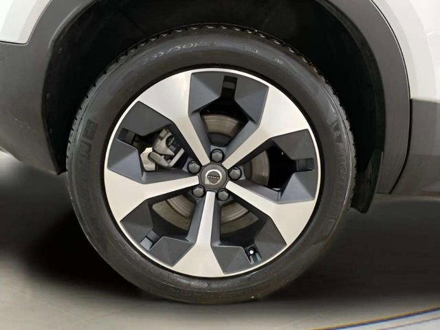 Used 2025 Volvo XC40 B5 Plus AWD/4WD image 88