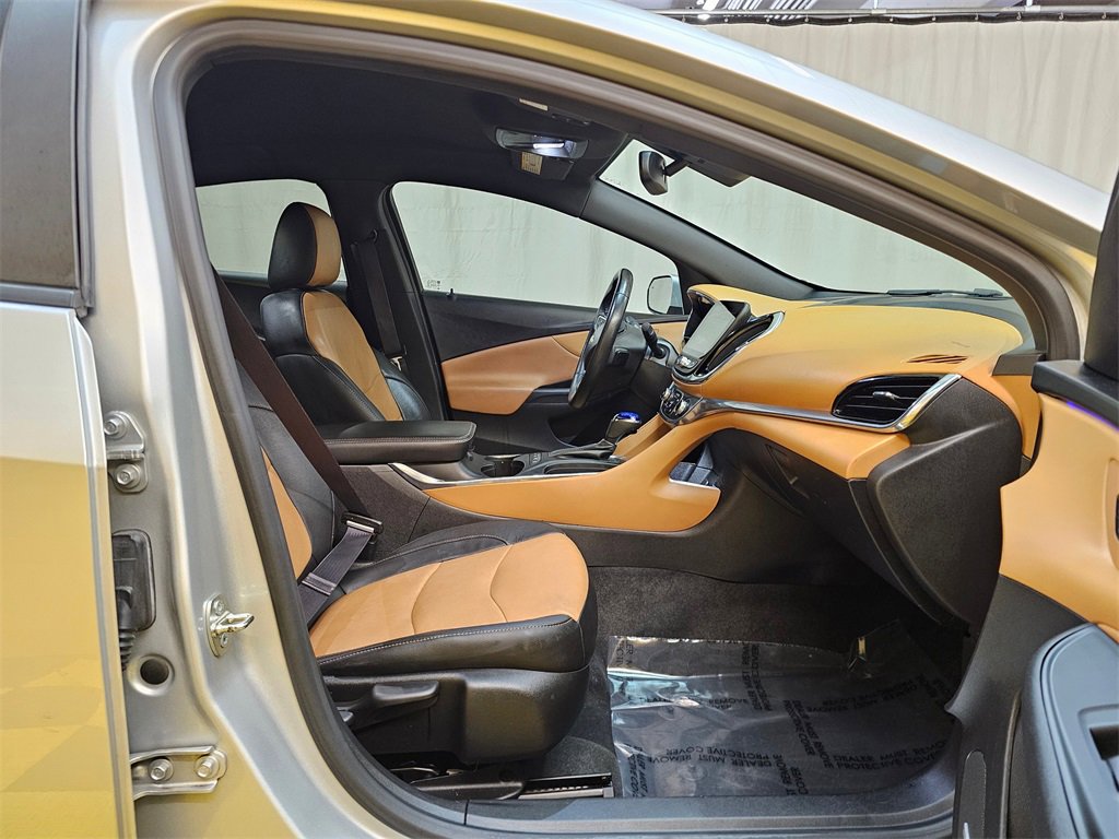 Used 2017 Chevrolet Volt Premier w/ Driver Confidence II Package image 10