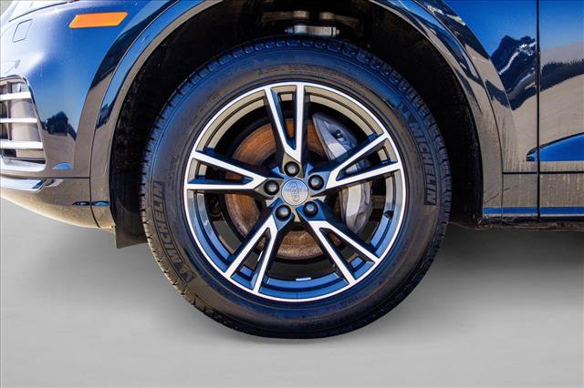 Used 2020 Audi Q5 e Premium Plus w/ Premium Plus Package AWD/4WD image 9