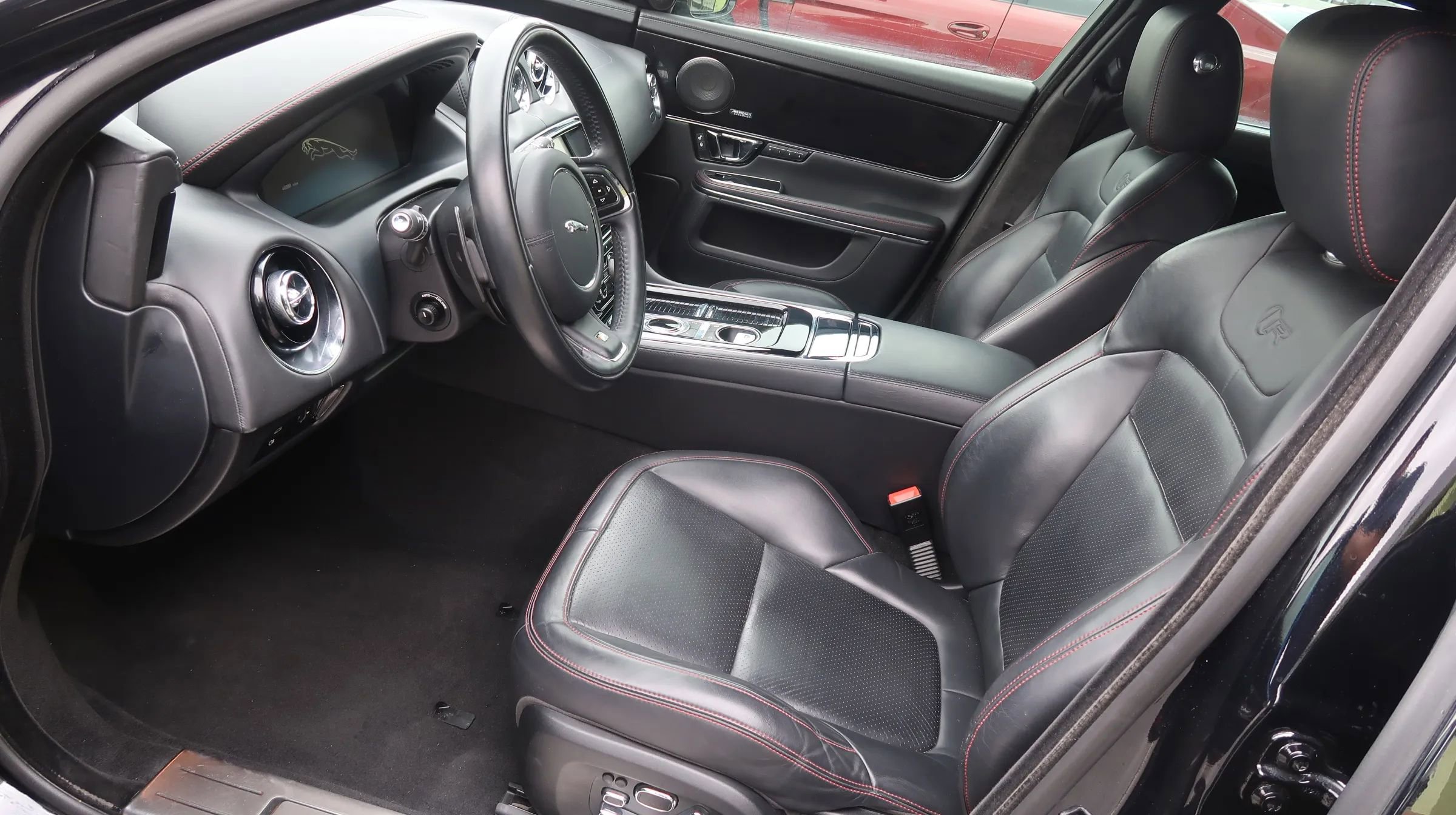 Used 2014 Jaguar XJ R LWB image 16