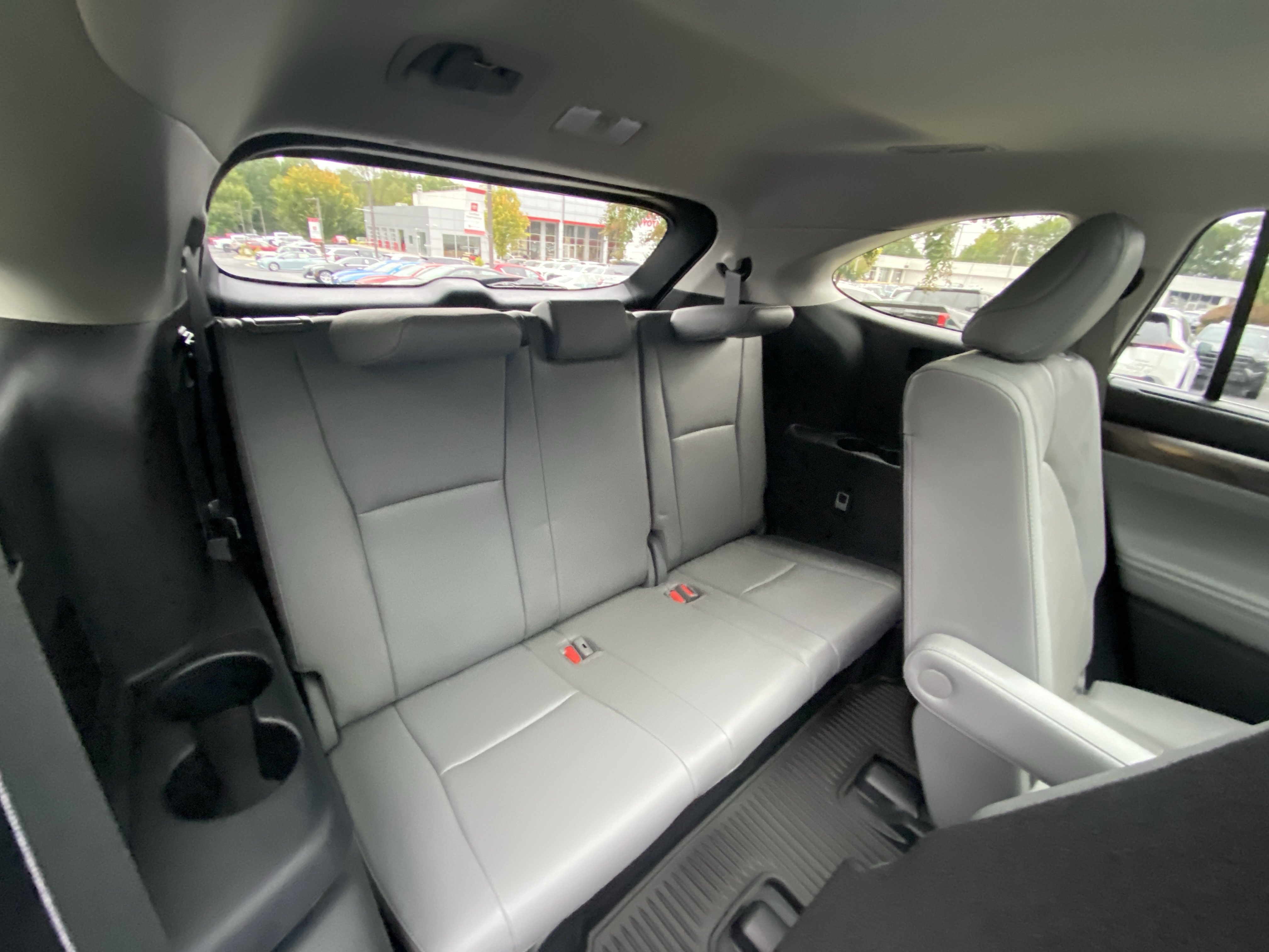 Certified 2021 Toyota Highlander Platinum AWD/4WD image 37