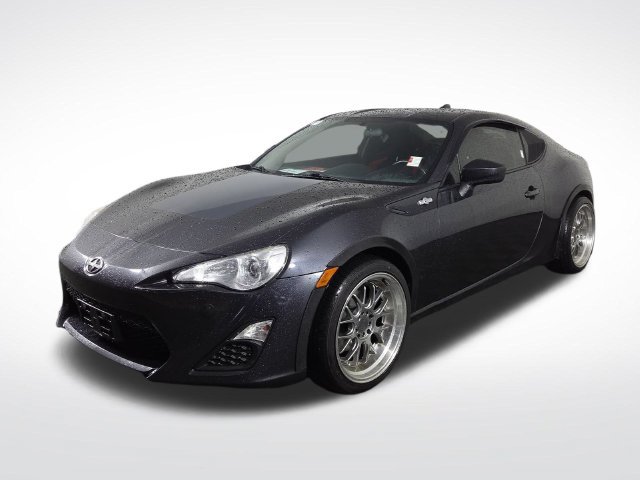 Used 2016 Scion FR-S RWD image 2