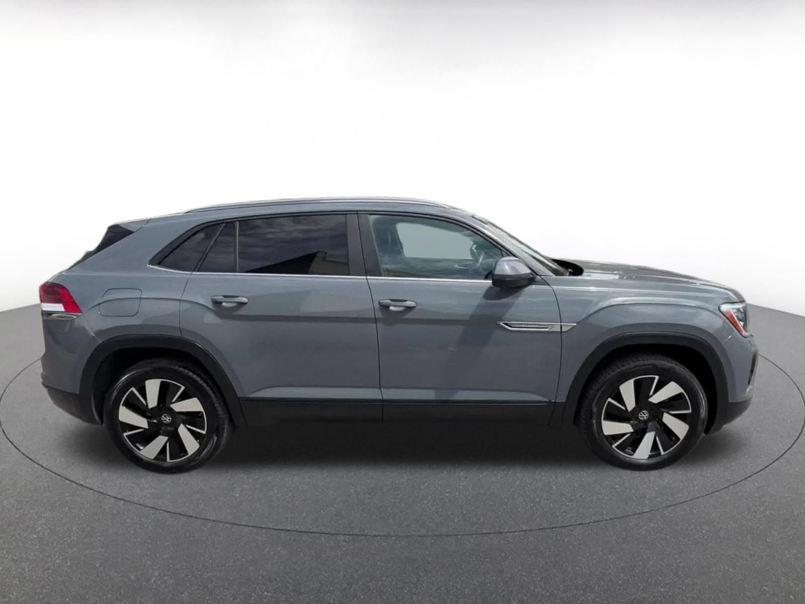 Used 2026 Volkswagen Atlas Cross Sport SE FWD image 13
