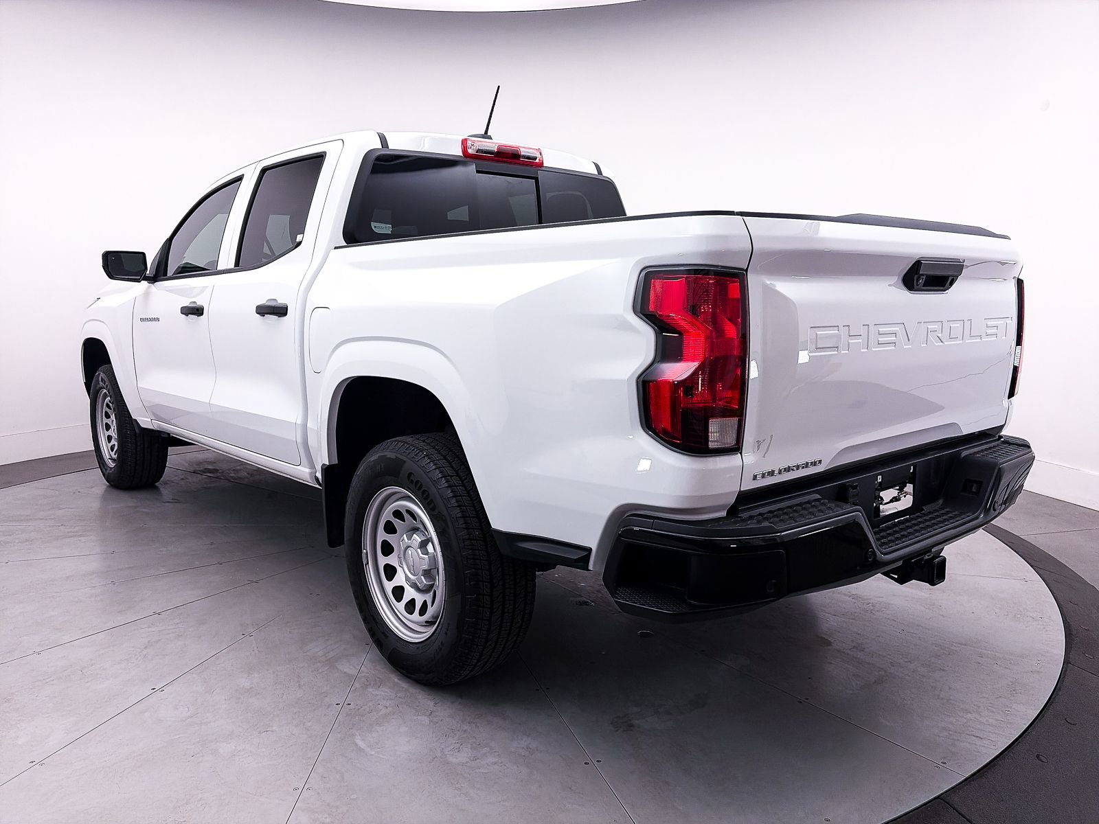 Used 2024 Chevrolet Colorado W/T w/ Advanced Trailering Package image 13