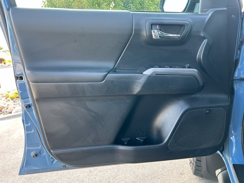Used 2019 Toyota Tacoma TRD Sport AWD/4WD image 22