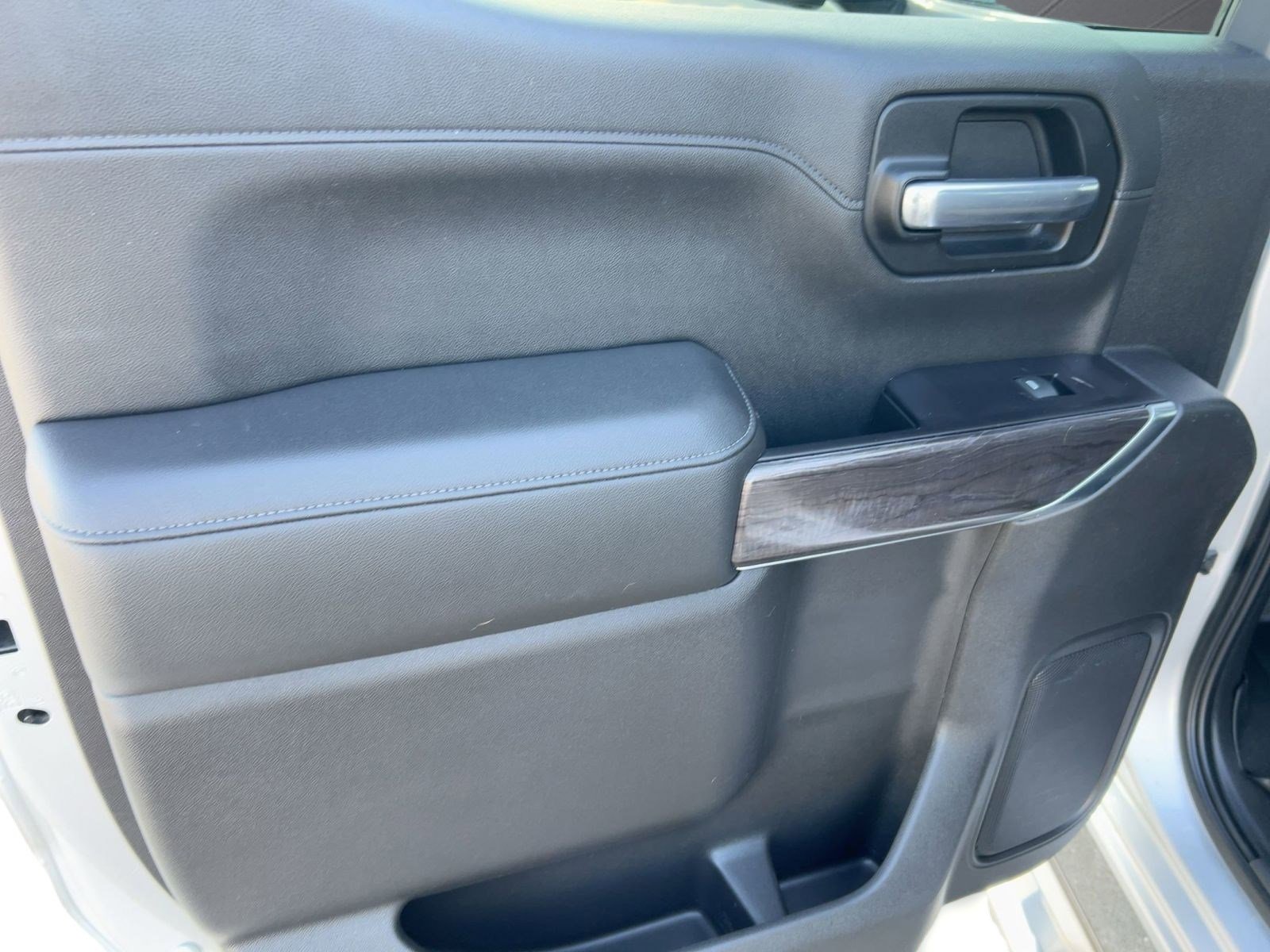 Used 2019 Chevrolet Silverado 1500 LTZ w/ LTZ Texas Edition image 19