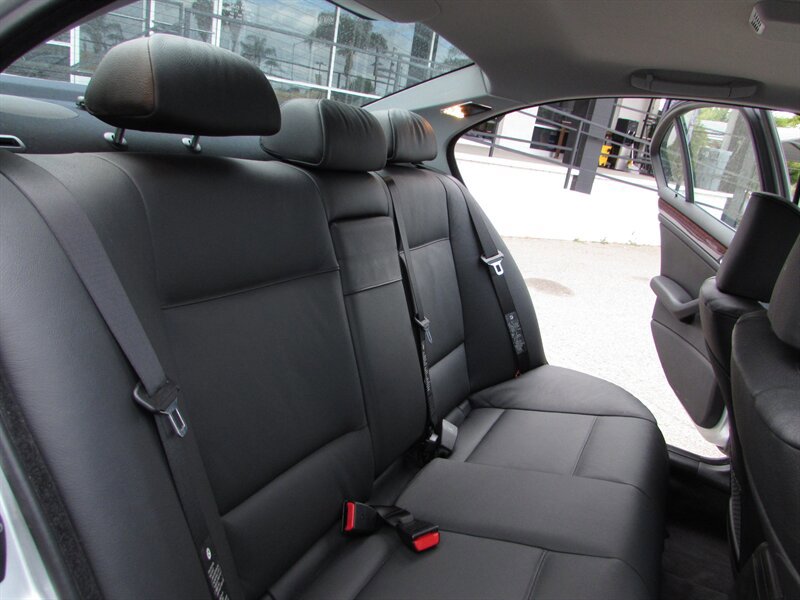 Used 2003 BMW 325i Sedan RWD image 27