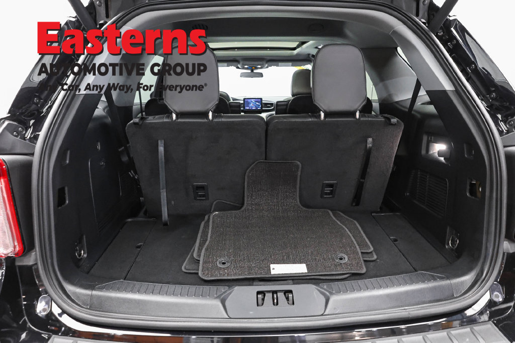 Used 2022 Ford Explorer XLT w/ Equipment Group 202A AWD/4WD image 10