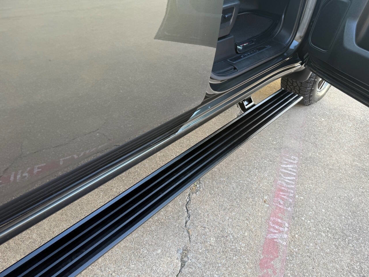 Used 2023 GMC Sierra 2500 AT4 image 27