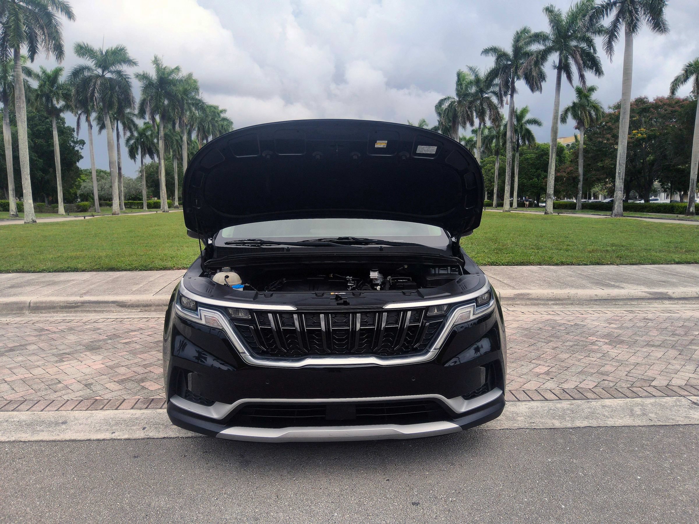 Used 2022 Kia Carnival EX FWD image 45