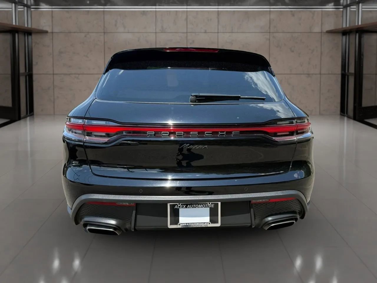 Used 2023 Porsche Macan AWD/4WD image 8