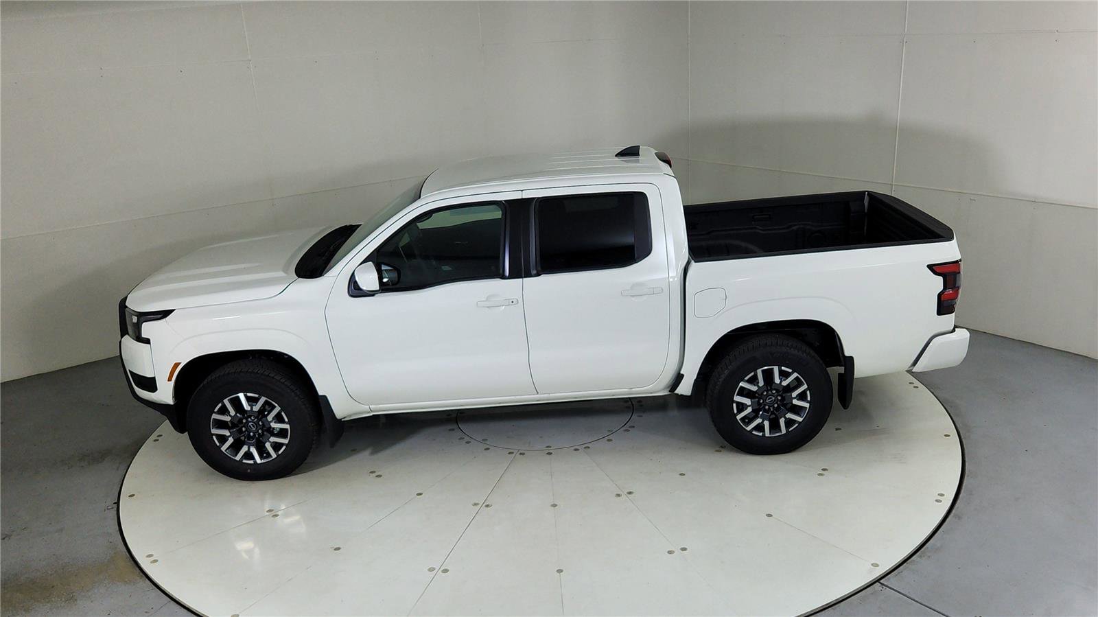 New 2026 Nissan Frontier SV w/ All-Weather Content Package image 39