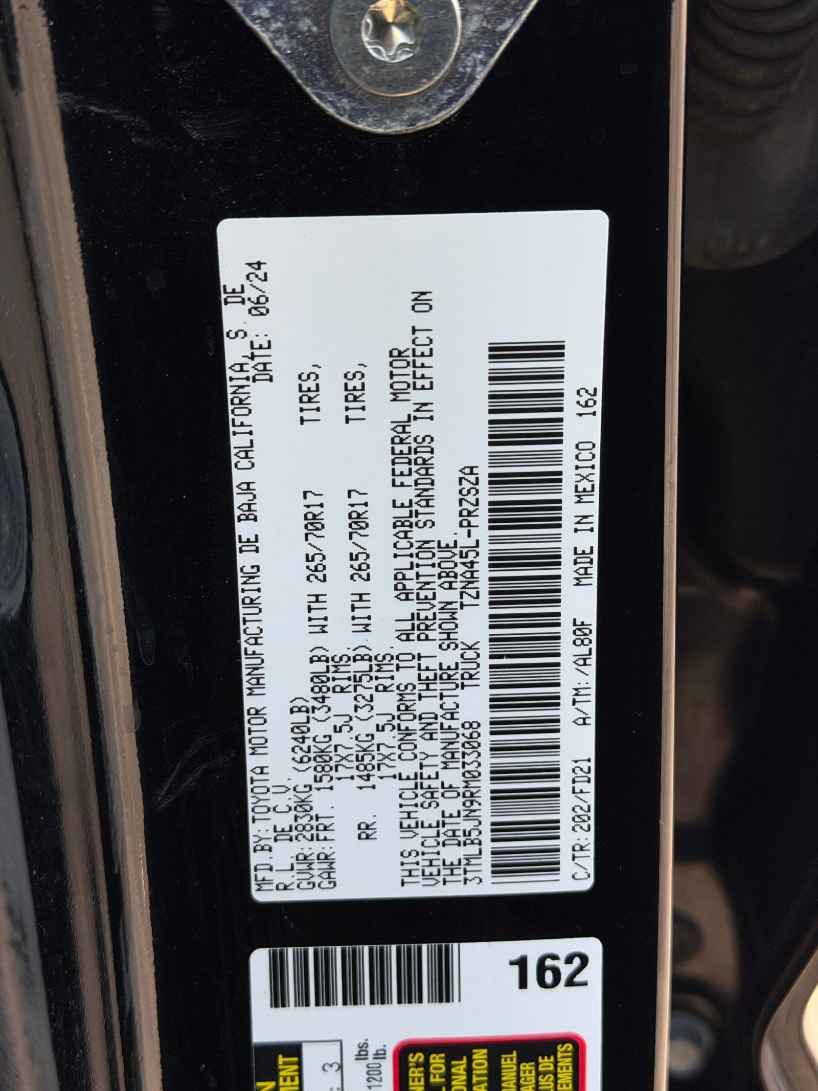 Used 2024 Toyota Tacoma TRD Off-Road AWD/4WD image 25