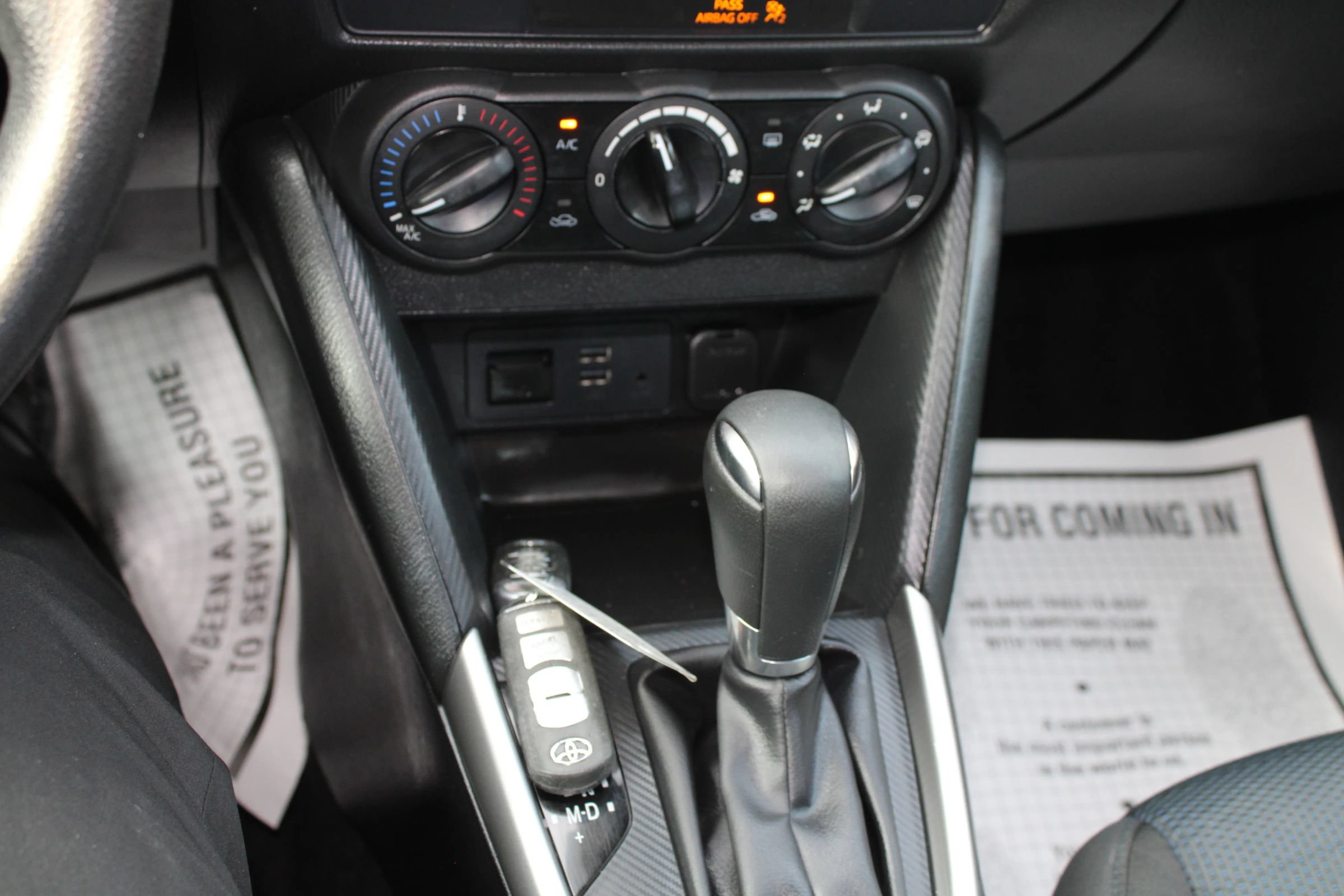 Used 2019 Toyota Yaris L FWD image 11