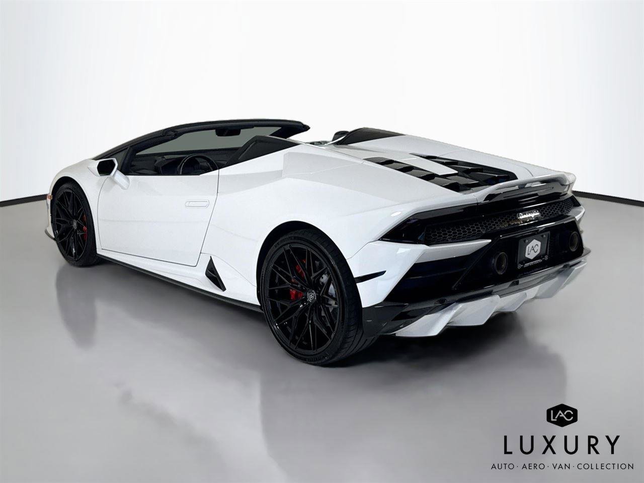 Used 2021 Lamborghini Huracan EVO image 8