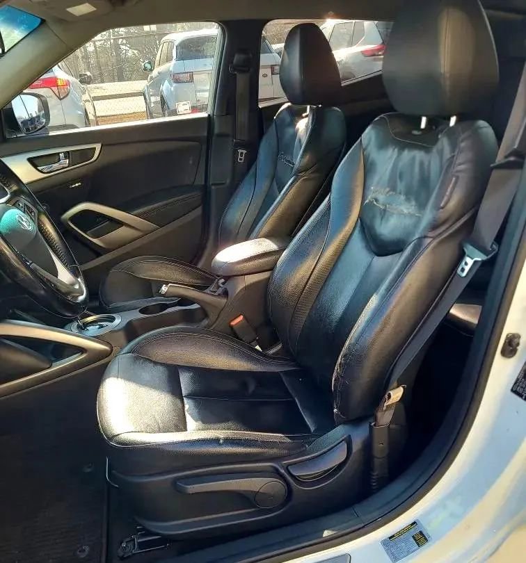 Used 2014 Hyundai Veloster RE:FLEX Edition image 10