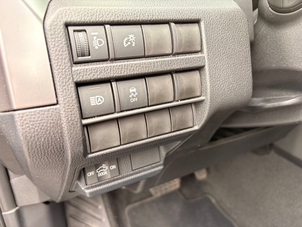 Used 2025 Toyota Tacoma SR5 AWD/4WD image 13