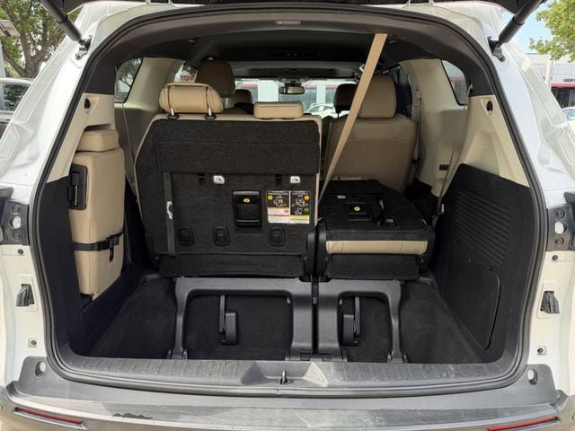 Certified 2023 Toyota Sienna XLE FWD image 31