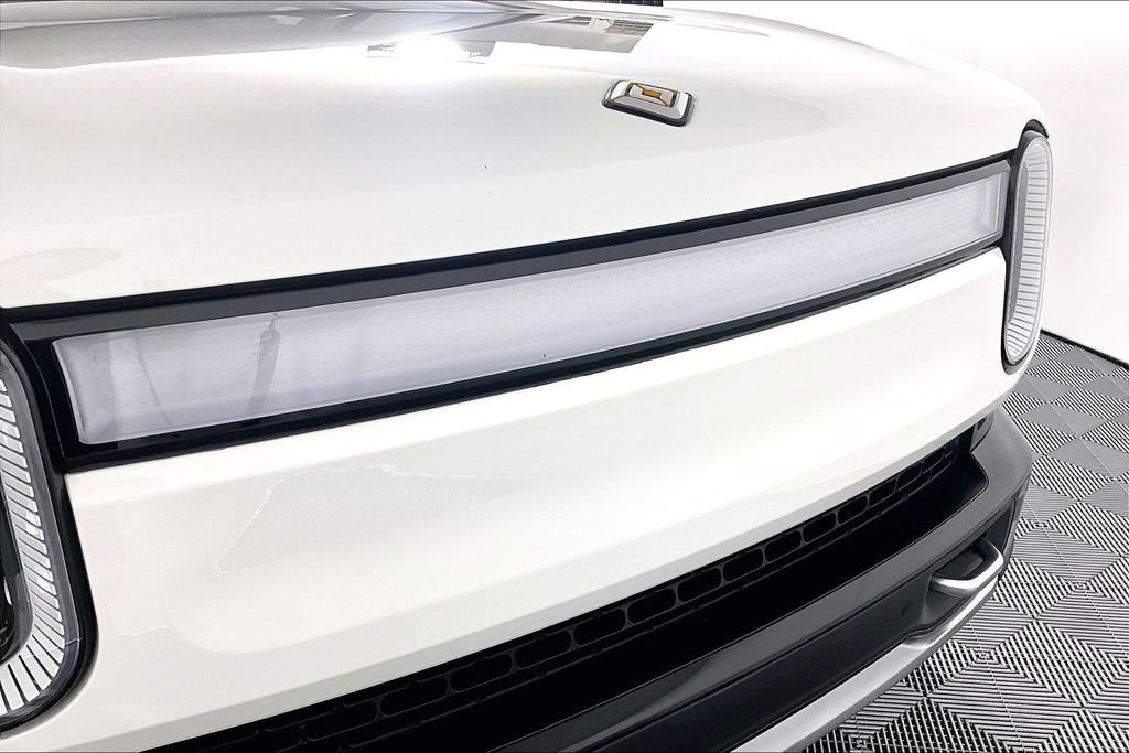 Used 2023 Rivian R1S Adventure AWD/4WD image 31