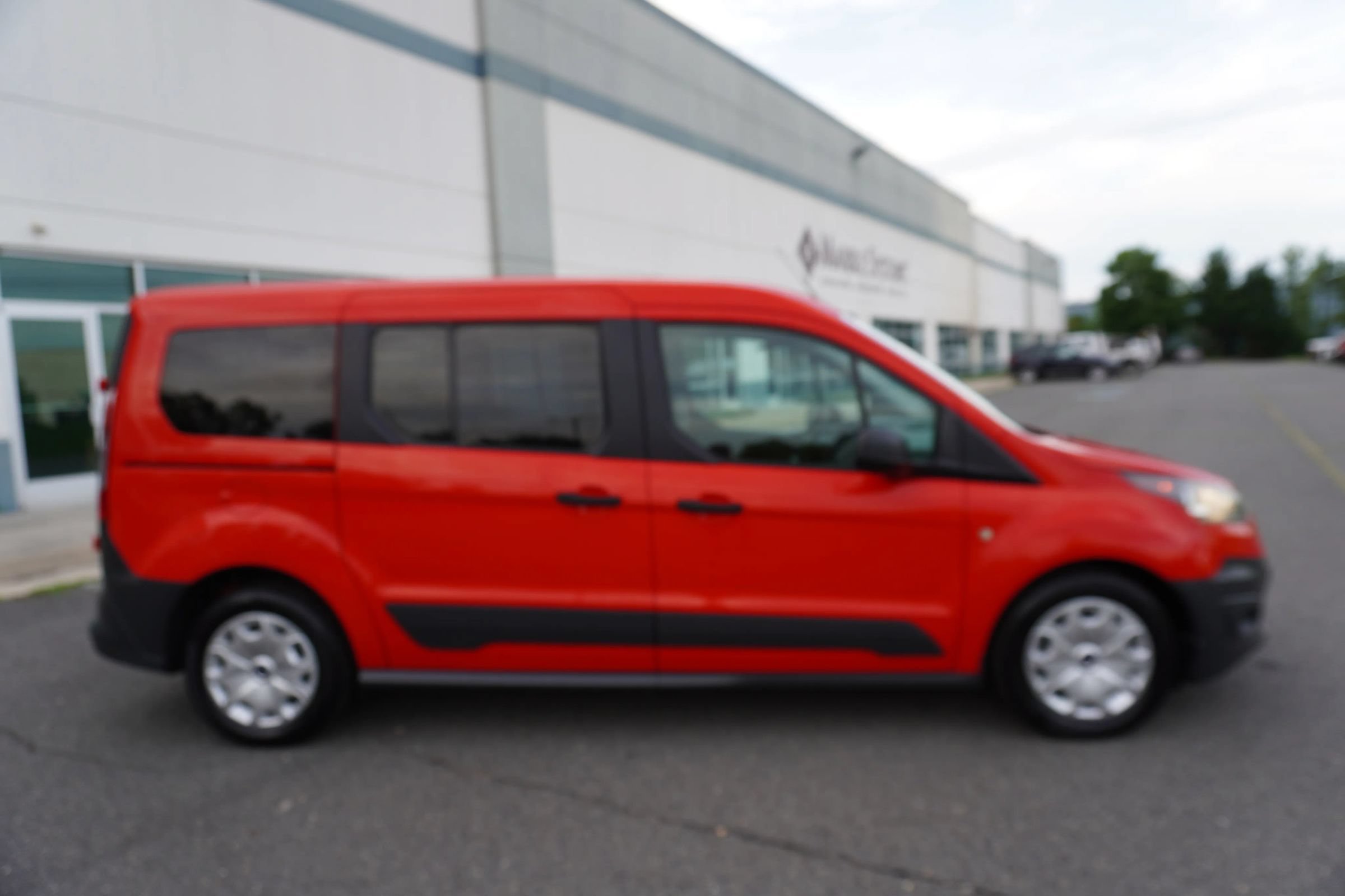 Used 2015 Ford Transit Connect XL FWD image 8